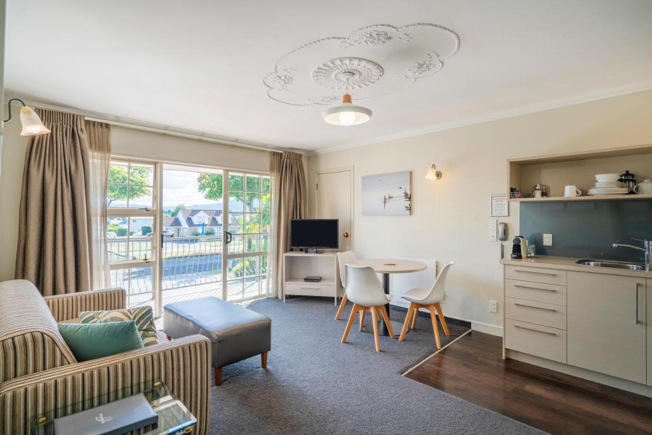 Silver Fern Rotorua Suites & Spa Eksteriør bilde A typical apartment at the hotel