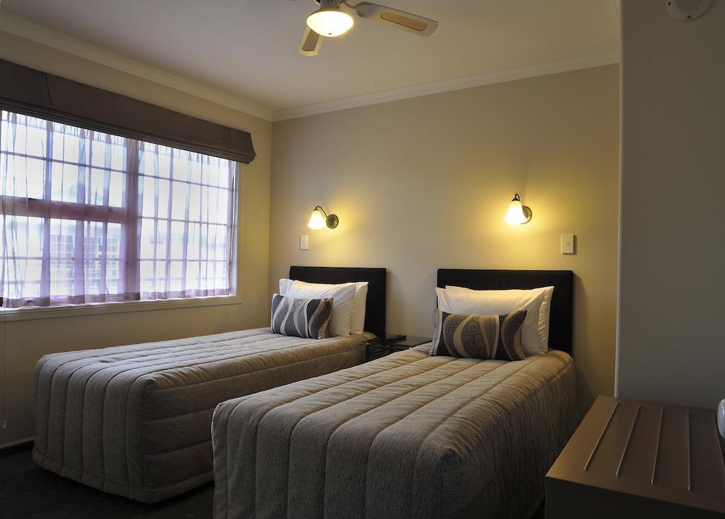 Silver Fern Rotorua Suites & Spa Eksteriør bilde A typical motel room
