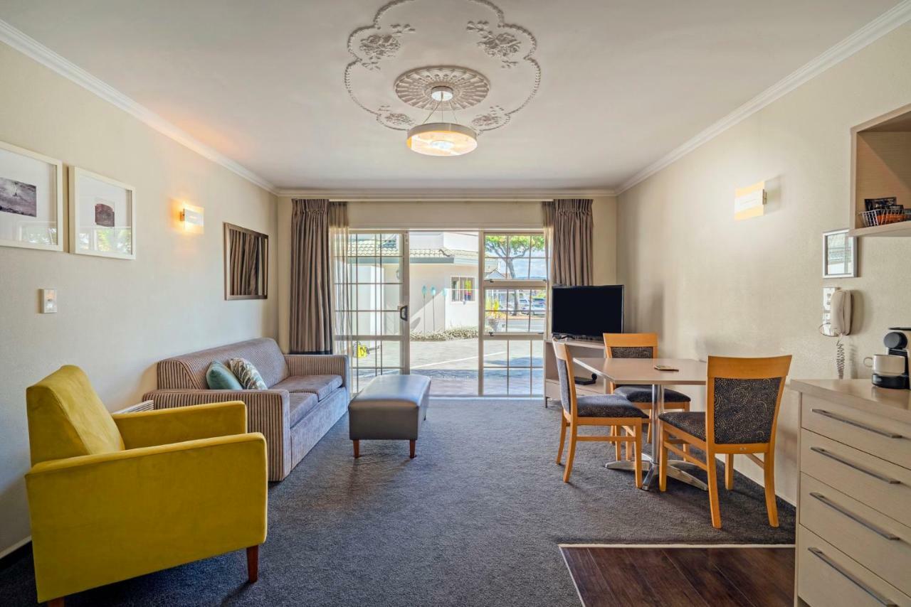 Silver Fern Rotorua Suites & Spa Eksteriør bilde A typical apartment at the retirement village