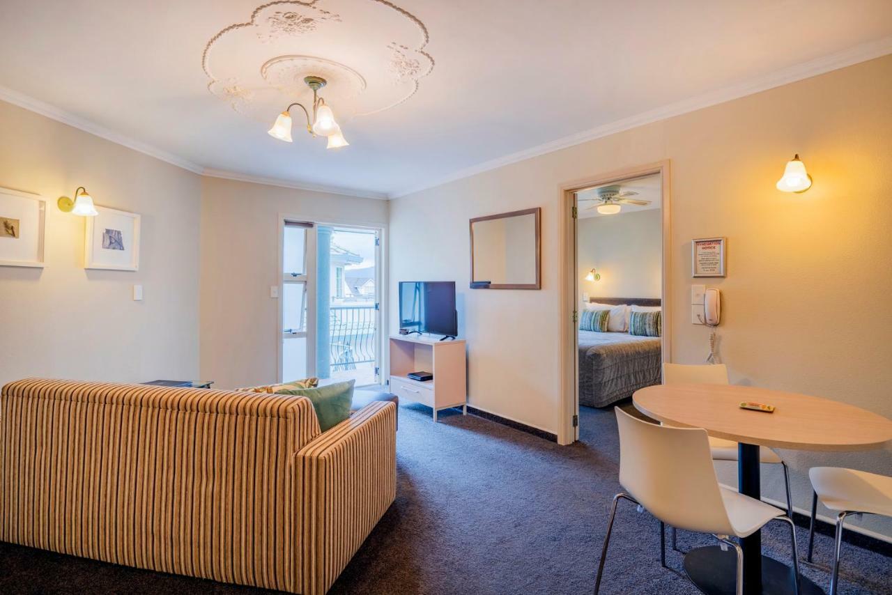 Silver Fern Rotorua Suites & Spa Eksteriør bilde A typical one-bedroom apartment