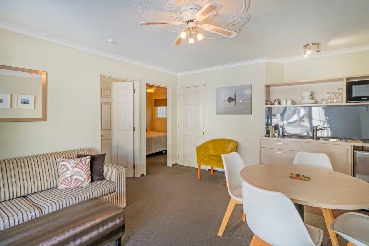 Silver Fern Rotorua Suites & Spa Eksteriør bilde A typical apartment at the hotel