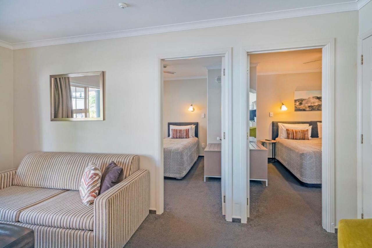 Silver Fern Rotorua Suites & Spa Eksteriør bilde A typical two bedroom apartment
