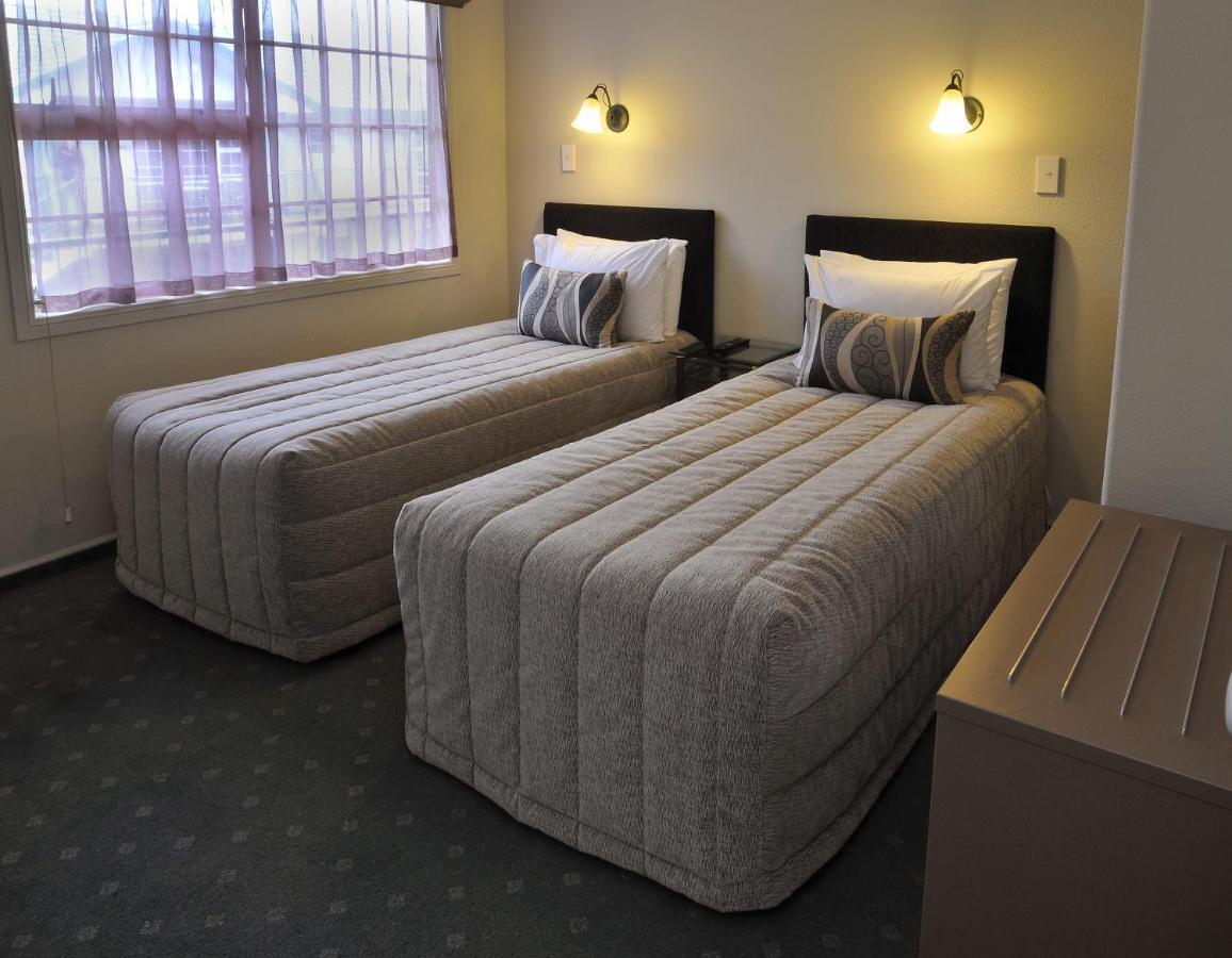 Silver Fern Rotorua Suites & Spa Eksteriør bilde A typical motel room